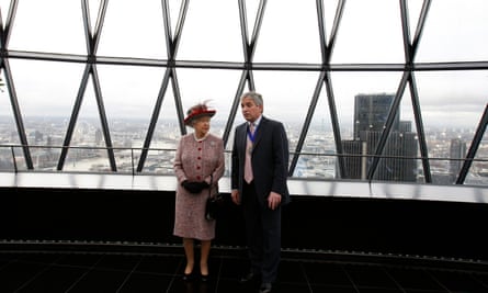 The Queen talks with the then lord mayor of London, Nick Anstee, during a reception at 30 St Mary Axe, the Gherkin, in 2010.