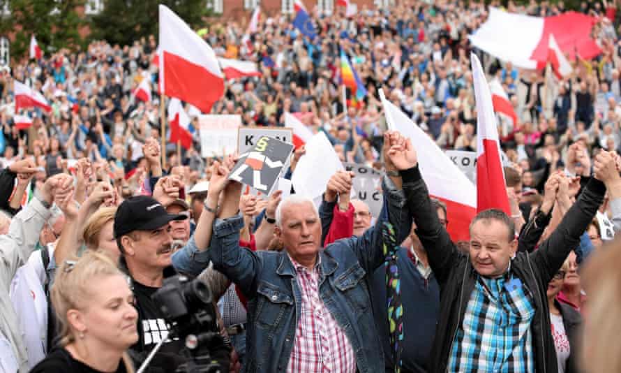 Street protest in Poland over judicial reform