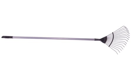 Rake për lëndinë Wickes Carbon Steel Garden - 1625 mm