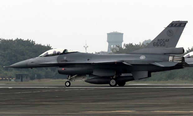 Taïwan suspend l’entraînement au combat de la flotte de F-16 après le crash d’un avion en mer