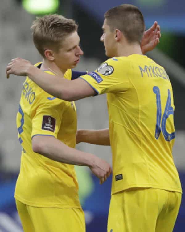 Everton to silence air-raid siren out of respect for Ukraine internationals | Everton 2 Vitaliy Mykolenko and Oleksandr Zinchenko