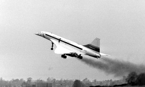 The British assembled pre-production Concorde 01 taking to the air from Filton, near Bristol, on its maiden flight 17 December 1971.