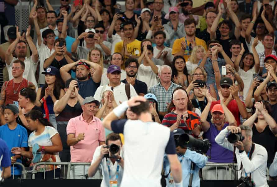Murray is applauded by the fans in the Hisense Arena