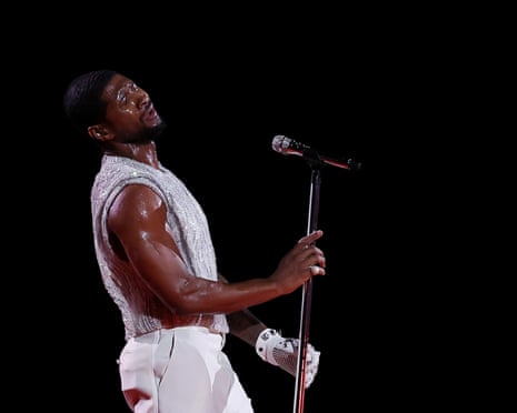 Apple Music Super Bowl LVIII Halftime Show<br>LAS VEGAS, NEVADA - FEBRUARY 11: Usher performs onstage during the Apple Music Super Bowl LVIII Halftime Show at Allegiant Stadium on February 11, 2024 in Las Vegas, Nevada. (Photo by Harry How/Getty Images)