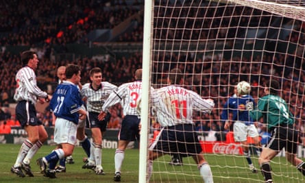 Joe Murphy fails to keep out Matt Elliott’s winning goal in the 2000 League Cup final