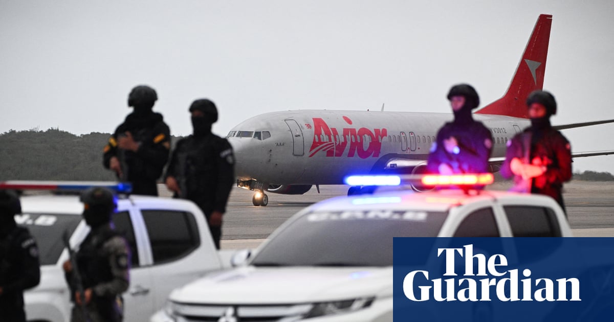 Trump cannot use Alien Enemies Act to deport Venezuelans he claims are gang members, court rules