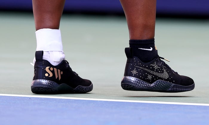 These glittering shoes are what Serena Williams wore in practice.