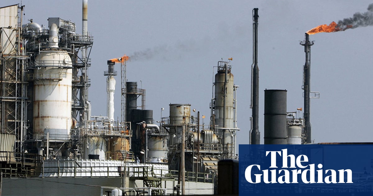 US oil refineries spewing cancer-causing benzene into communities, report finds