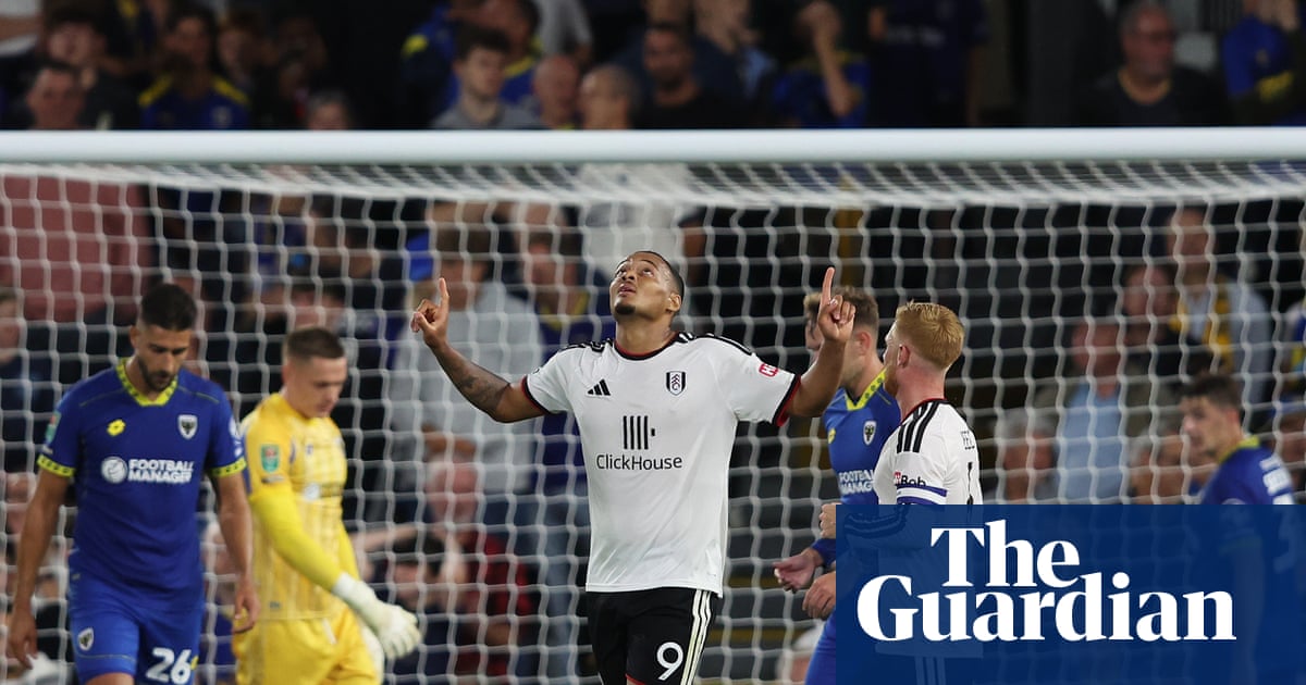 Fulham cruise past Wimbledon in Arbeloa's first competitive win
