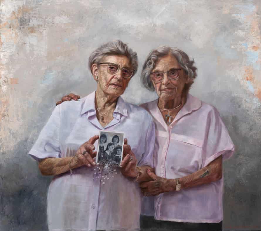 TravelGuides - Doug Moran prize 2021: Asher Keddie, Holocaust survivors and ‘ghostly crew’ portraits share major win | Awards and prizes 3 The twins