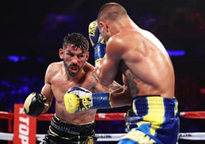 Vasiliy Lomachenko Stops Jorge Linares To Bolster Pound For Pound Credentials Sport The Guardian