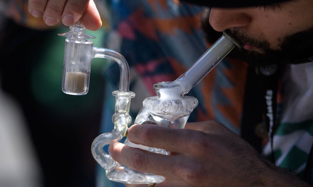 Secondhand bong smoke worse than that from tobacco, study finds, Cannabis