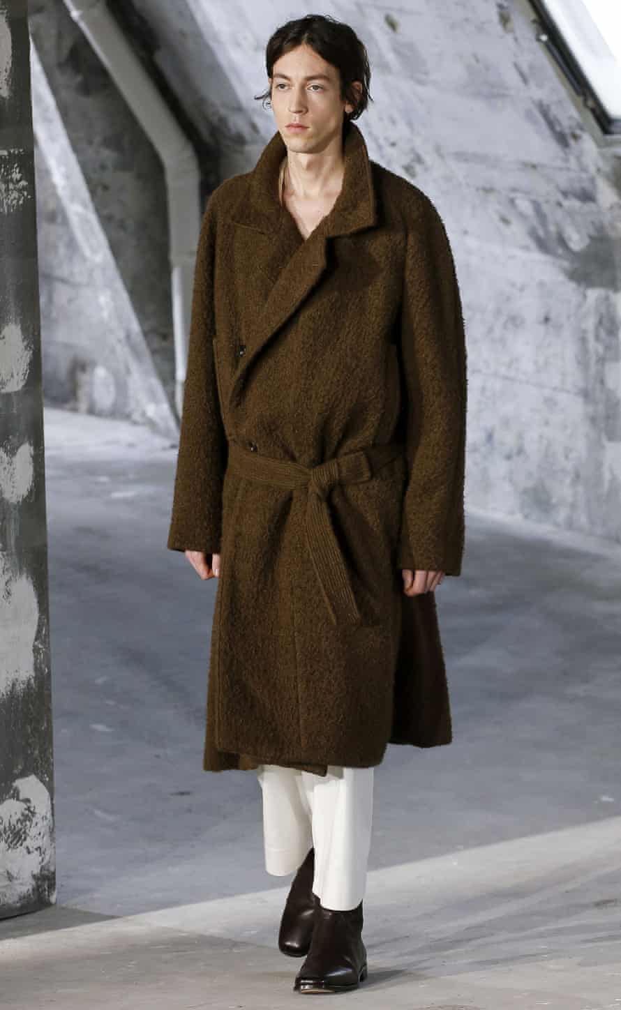 Model on the catwalk Lemaire show.