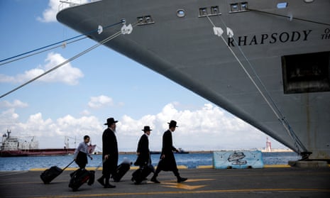 Jewish people about to board ship