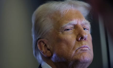 淺色頭髮的男人