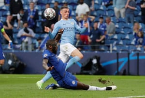 Manchester City V Chelsea: Final da Liga dos Campeões - Live! 3 phil foden da cidade de manchester é negada pelo antonio rudiger de chelsea.