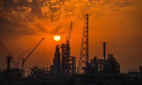 Oil refineries under construction in Kuwait