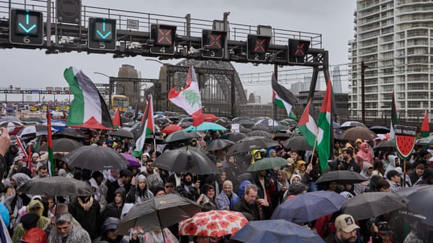 The horror of Gaza called and an army of rain-soaked Sydney Harbour Bridge marchers, young and old, came in full force | Sydney The horror of Gaza called and an army of rain-soaked Sydney Harbour Bridge marchers, young and old, came in full force | Sydney