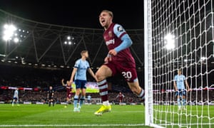 West Ham United v Brentford FC - Premier League<br>LONDON, ENGLAND - FEBRUARY 26: Jarrod Bowen of West Ham United celebrates scoring his team's second goal during the Premier League match between West Ham United and Brentford FC at London Stadium on February 26, 2024 in London, England. (Photo by Justin Setterfield/Getty Images)