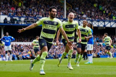 Manchester City’s Ilkay Gündogan celebrates after scoring the opening goal at Everton