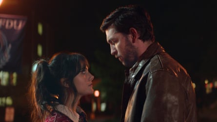 Emilia Jones and Nicholas Braun in Cat Person.