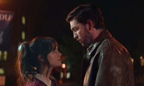 Emilia Jones and Nicholas Braun in Cat Person