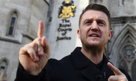 Tommy Robinson devant la Haute Cour de Londres