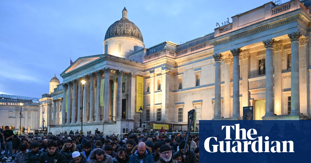 Nigel Farage condemned over call to ban public prayer for Muslims in the UK