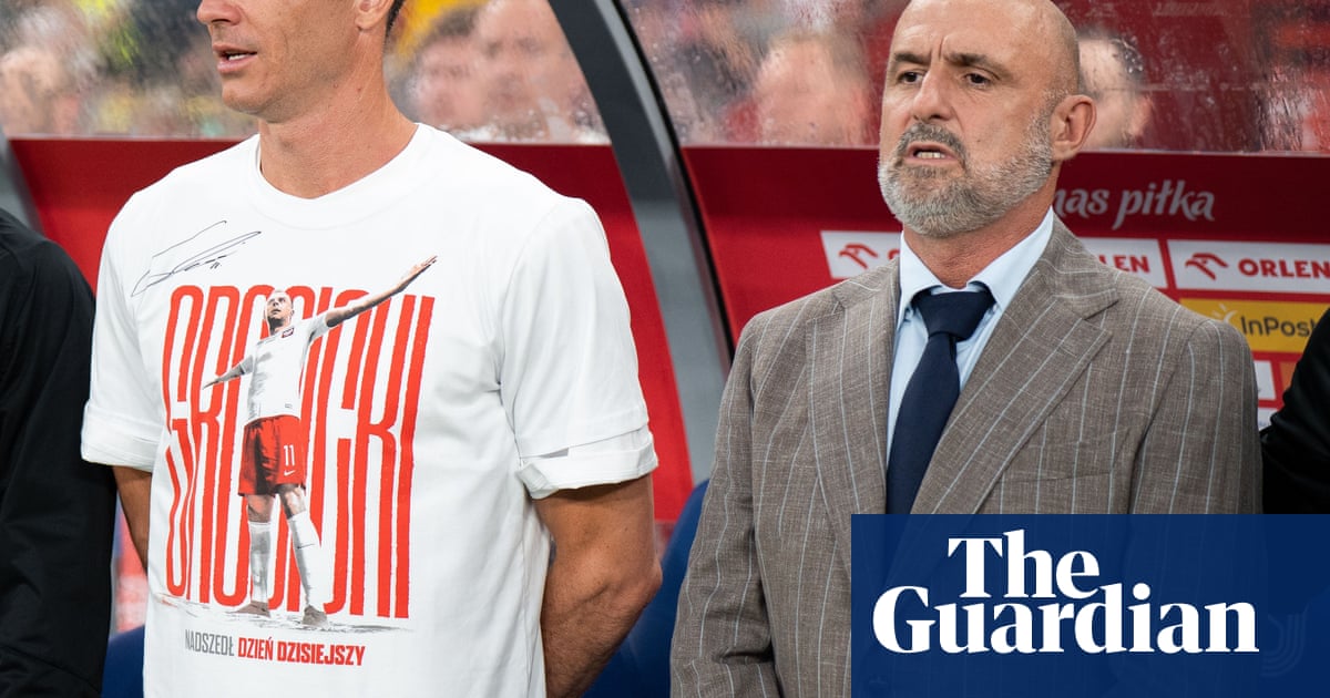 Robert Lewandowski refuses to play for Poland as long as coach is in charge'
