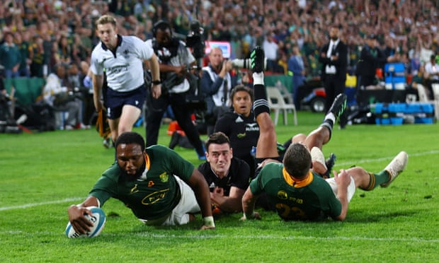 South Africa’s Lukhanyo Am scores their first try.