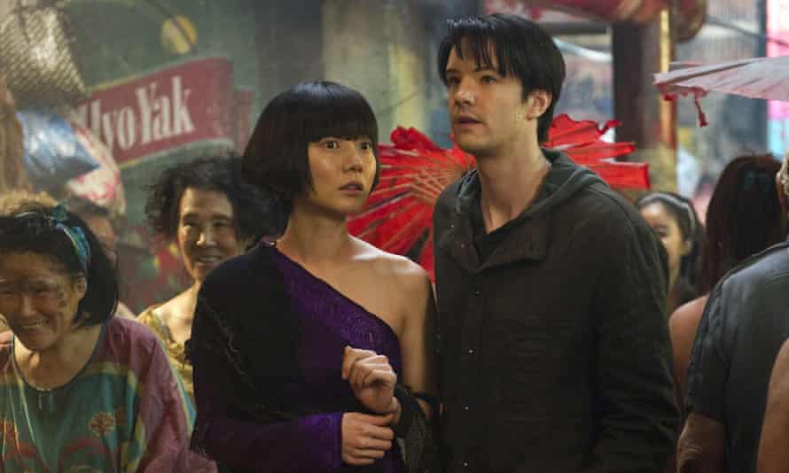 Donna bae and Jim Sturgess in Cloud Atlas (2012).