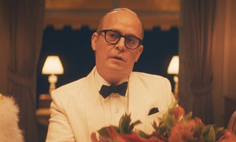 Tom Hollander as Truman Capote in Feud: Capote vs the Swans.