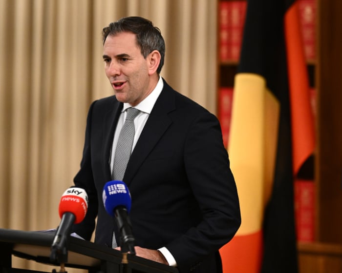 Keating praises super backdown – but with such a feeble opposition, Labor should spend more political capital