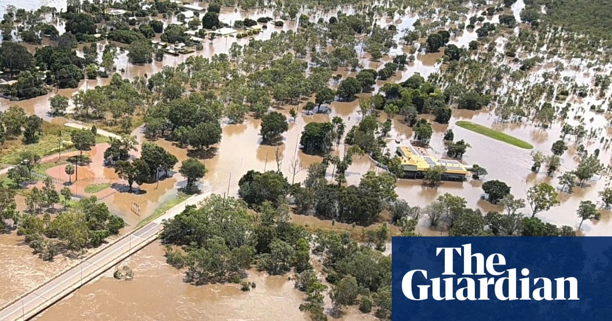 There are crocs absolutely everywhere': NT residents warned to stay out of flood waters as hundreds evacuated