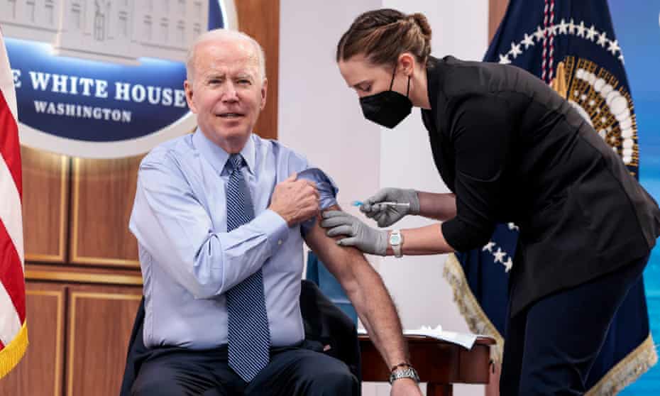 Biden gets second Covid booster and says US at a ‘new moment in this pandemic’ – as it happened – The Guardian Biden gets second Covid booster and says US at a ‘new moment in this pandemic’ – as it happened – The Guardian