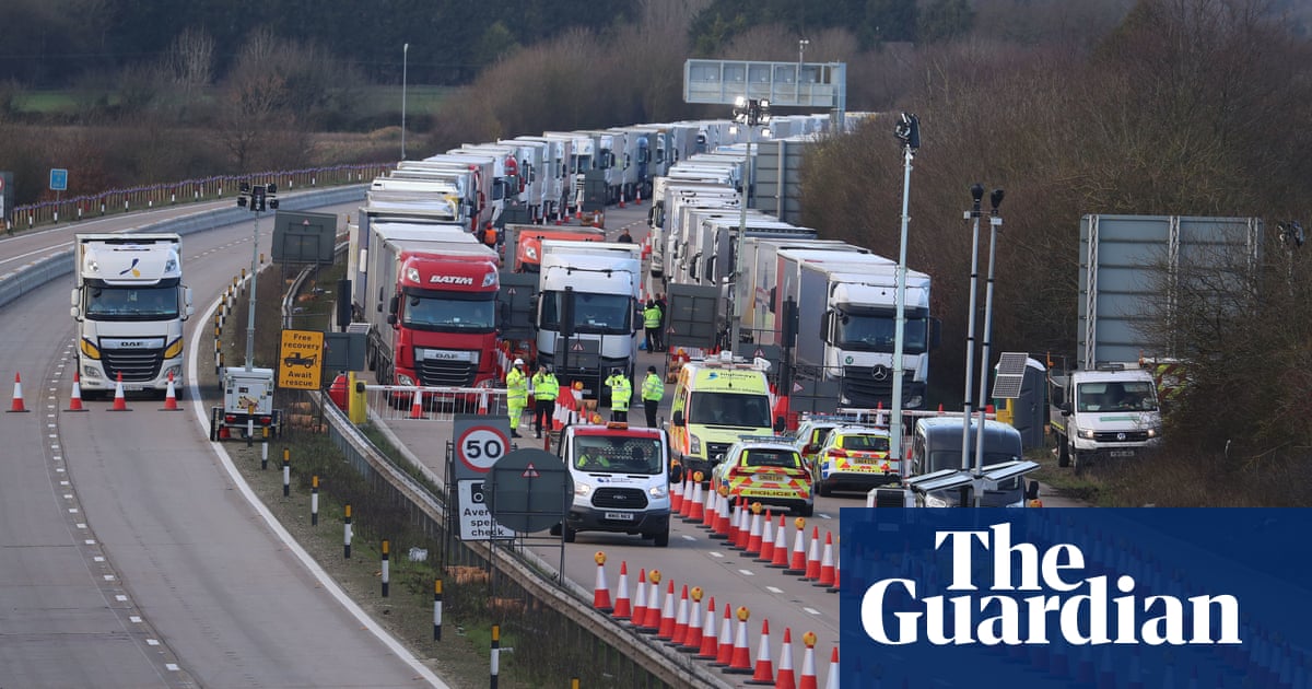 Work on post-Brexit lorry contraflow system in Kent will disrupt M20 for a year