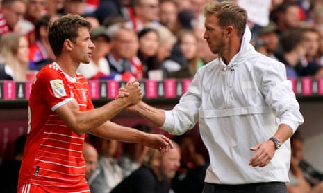 Thomas Müller (left), who has been suffering with Covid-19, and the Bayern Munich head coach Julian Nagelsmann.