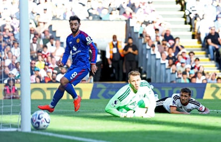 Bruno Fernandes hits the post