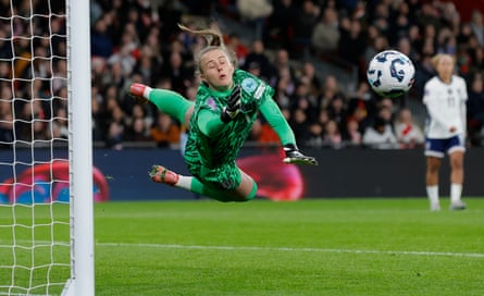 Hannah Hampton makes a flying save during England’s Women's Nations League against Spain at Wembley on 26 February 2025.