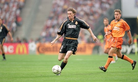 Steve McManaman playing for Real Madrid in the 2000 Champions League final