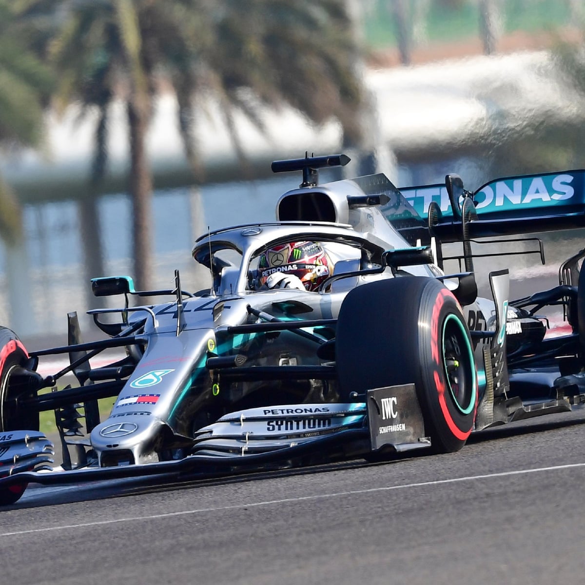 Lewis Hamilton Enjoys Ferrari Praise After Taking Abu Dhabi F1 Pole Formula One 2019 The Guardian