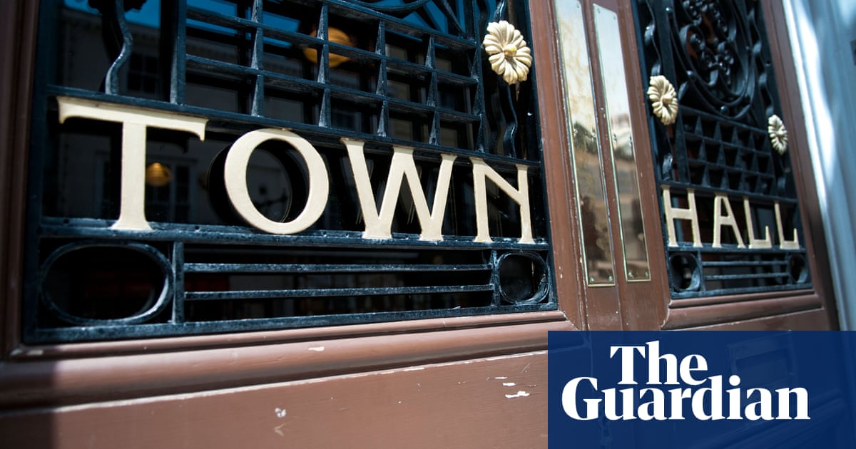 Thousands of jobs at risk in shake-up of English councils, Unison warns