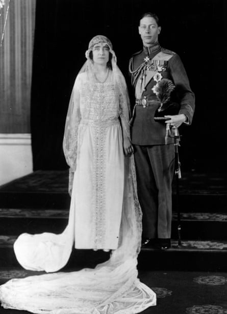 lady elizabeth bowes lyon wedding dress Queen Elizabeth Bowes-Lyons Bridal Look: Capturing Royal Elegance and History