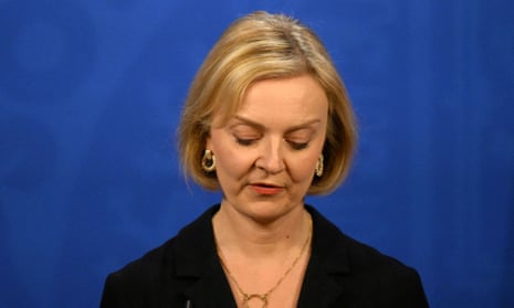 Liz Truss, the prime minister, at a news conference in London on Friday. 