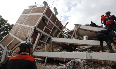 Earthquake hits Mexico - 20 Sep 2017<br>Mandatory Credit: Photo by Luis Cortes/El Universal via ZUMA Wire/REX/Shutterstock (9067974f) Earthquake aftermath Earthquake hits Mexico - 20 Sep 2017