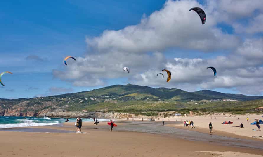 Kite surfers practise in Praia do Guincho, Portugal