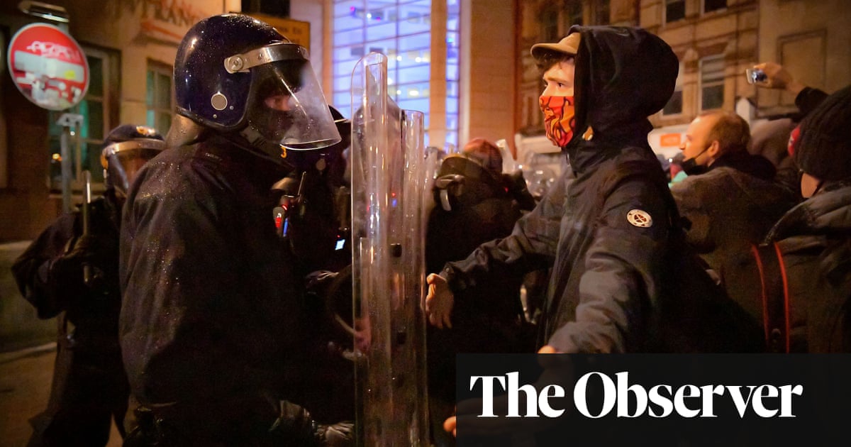 ‘Kill the bill’: surge in Bristol riot charges prompts alarm over civil liberties