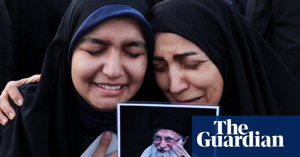 Líder supremo asesinado mientras Estados Unidos e Israel emprenden guerra contra Irán: lo que sabemos hasta ahora en el segundo día.