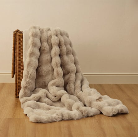 Bedsure Bubble Faux Fur Blanket
