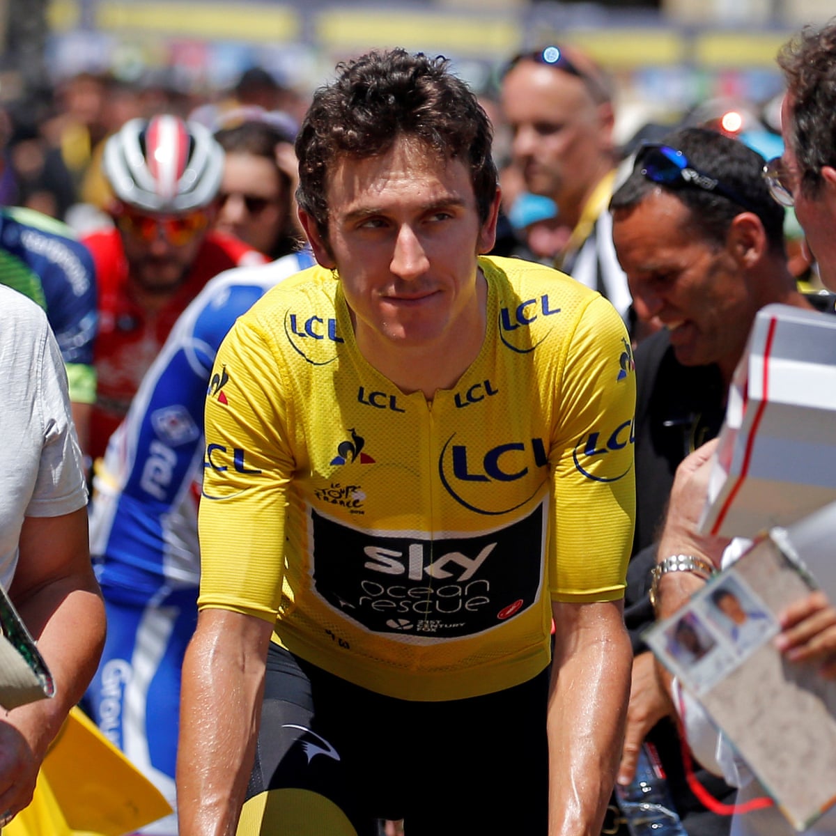 Tour de France: Geraint Thomas becomes first Welshman to win - Newsround Tour de France: Geraint Thomas becomes first Welshman to win - Newsround